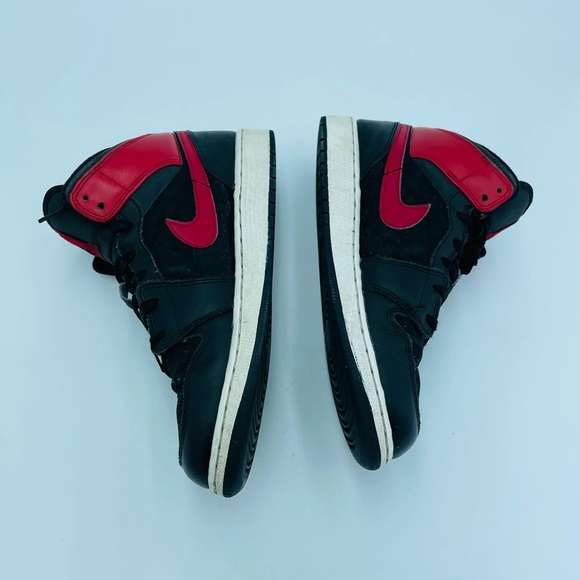 Nike Jordan 1 Retro Mid Gym Red Sneakers - Picture 6 of 12